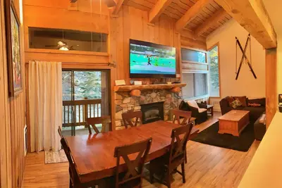 Image de Ski In-Ski out. Prime Location, Canyon lodge, Top level private condo
