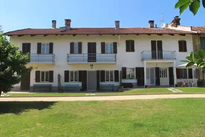 Image de Maison à la campagne près de Turin et des collines du Monferrato