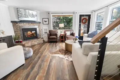 Image de Boards & Bikes—Secluded Luxury Next to the Village (Treetop 29)
