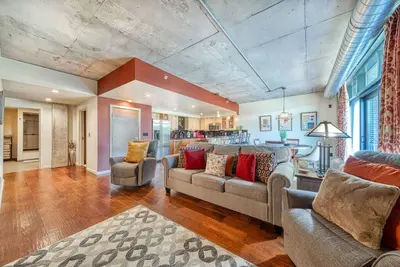 Image de Boho Luxe Condo – River Views & Walkable to Shops At Riverstone