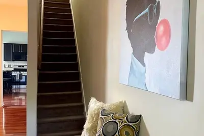 Image de Bundle of happiness in an entire townhouse