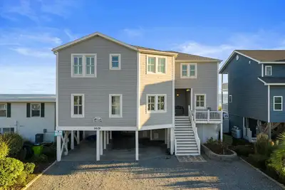 Image de \"Sundance\" - Oceanfront Home w/ Private Pool, 5 Bedrooms / 4. 5 Bathrooms
