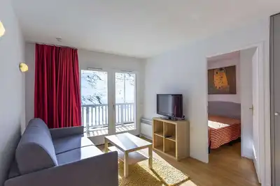 Image de Charmant T2 avec Terrasse, Parking, Piscine Couverte et Salle de Fitness