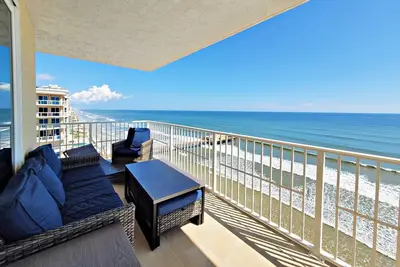 Image de Luxury OceanFront-Onsite Ev Charging-Smart TVs in All Bdrms-Ps4-WiFi-Baby Stroller, Highchair, Etc. !