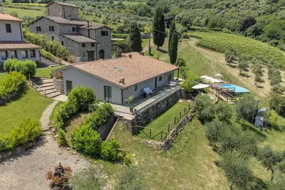 Image de Amore Rentals - Villa Le Scuderie with Indoor Heated Pool, Garden, Terraces and Parking