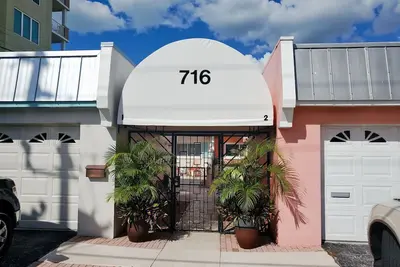 Image de Luxury Waterfront Townhouse, Sleeps 7, Daily Rentals