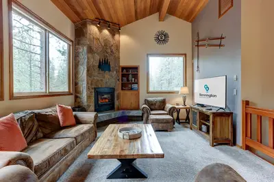 Image de Coyo18 - Beautiful, Private Hot Tub, Gas Fireplace