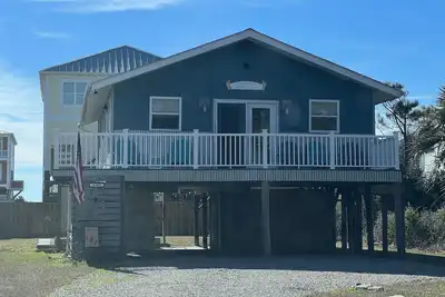 Image de Warm and cozy Beach Cottage. 3 houses from beach 5 houses from Middleton Park