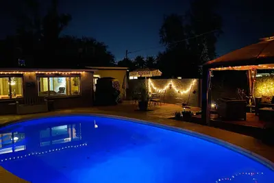 Image de Central location with all the right amenities for the perfect vacation.