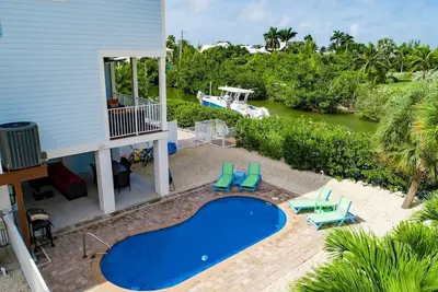 Image de Discount Available to Jan 31! 4br/3ba! Outdoor Tv By Pool & Many Extra Amenities!