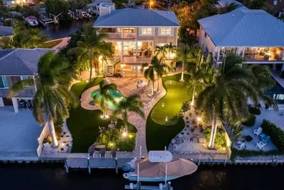 Image de Bimini Bay Breeze: Canal Front  | Close to Beach and Pine St. | Pool/Spa |
