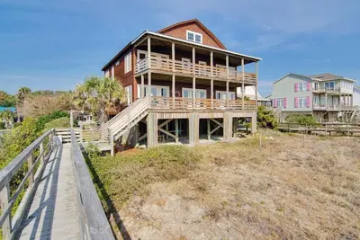 Image de Large Luxury Beachfront. . . Welcome To The Hushpuppy House