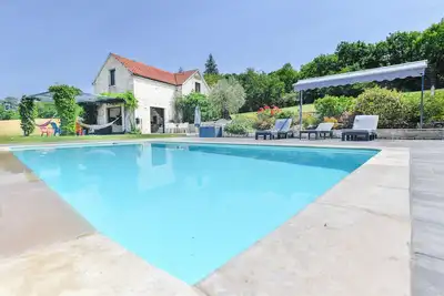 Image de Grange en pierres entièrement rénové à Saint-MÉDARD (Lot)