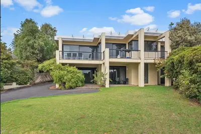 Image de Beach Views, Amazing Location, Huge House - Fun for all the family