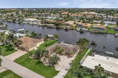 Image de Holidays in Paradise! No bridges, No locks to the Gulf of Mexico!