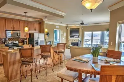 Image de Luxurious Ozark 3 bedroom 3 Bathroom 3 pools! Kid friendly at Monarch Cove!