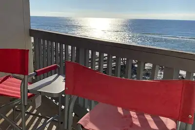 Image de Right On world’s whitest beach, Pensacola Beach, Florida.