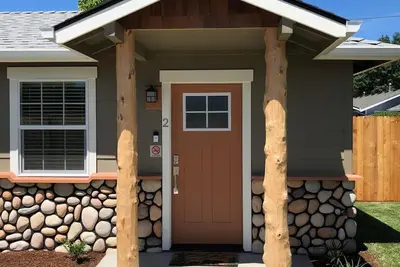 Image de Riverside Cabin 2 - (Brand New Construction)