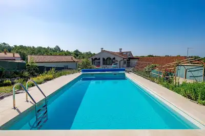 Image de Belle maison de 3 chambres à Ruzici