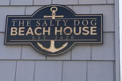 Image de Recently renovated family beach house, 2 Blocks to beach 1 block to downtown