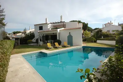 Image de 6 bedroom villa Vilamoura up to 12 people near beach and center