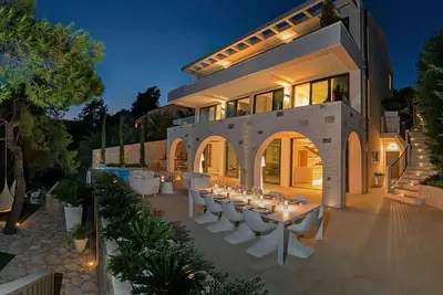 Image de Luxury Beachfront Villa Silvery Moon with private pool, hot tub, sauna and gym at the beach on Brac Island - Sumartin