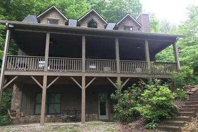 Image de Nantahala Lake - Spacious Waterfront Home