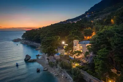 Luxury Beachfront villa Sea Palace with private pool, Jacuzzi, hot tub, sauna and gym right at the beach in Lokva Rogoznica - Omis