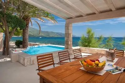 Image de Villa Beachfront Gracia Grande with private pool with sea water right at the beach in Orebic - Peljesac