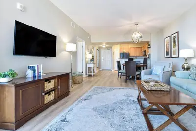 Image de Tranquil Condo w/ Free Beach Shuttle & Close Dining in Central Destin! 💚🐬🌴