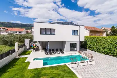Image de Luxury Villa Split Lady 2 with private pool near the beach in Split - Kastel Kambelovac