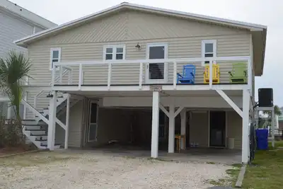 Image de Dog Friendly! Non-Smoking. Cottage w/Dock and Deep Water Access on Natural Canal