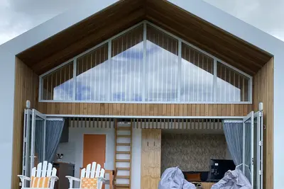 Image de Stylish beach studio, golf course, stunning beach, epic night skies