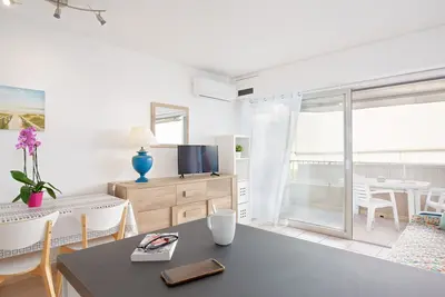 Image de Studio 3 pers - Climatisé, Balcon, Plage 50m, Centre-Ville