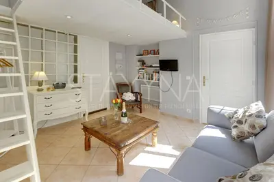 Image de Romantic Old Town Location with Breathtaking Balcony