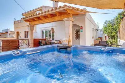 Image de Maison de vacances \"Casa Mediterránea\" avec terrasse, bain à remous et climatisation