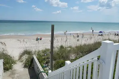 Image de Oceanfront Townhome on  semi private residential beach!