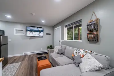 Image de Chic Downtown Loveland Cottage- Close to Rocky Mountain National Park!