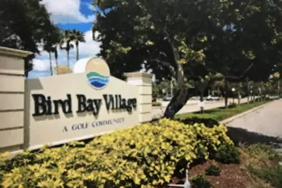 Venice 2 Bdr condo. Summer Rates. Long terms ok.
