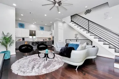 Image de Luxurious 4 Story rooftop townhouse-Med Center/Nrg