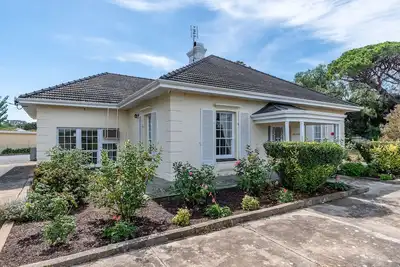 Image de Normanville - Historic home newly updated