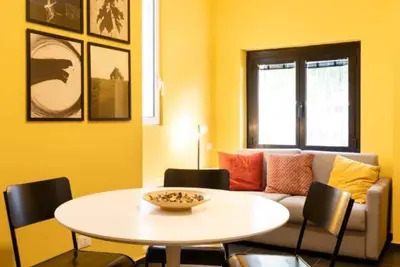 Image de Colorful three-bedroom apartment, a 3-minute walk from the Mm1 (red) subway.