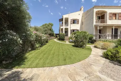 Appartement de vacances \"Stintino Sea Front Apartments A\" avec vue sur la mer et jardin partagé