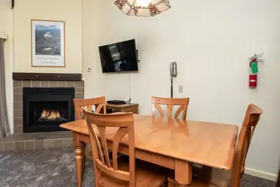 Image de (B208) Loft Condominiums