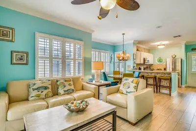 Image de Tropical oasis near all the action with central Ac & balcony