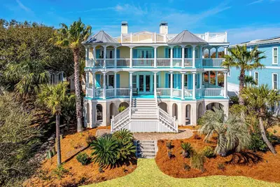 Image de Pool, Ocean views, Pool Table and Game Room at this Beach Mansion!