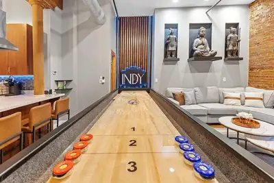 Image de Top Floor Loft by Convention Center Smart Home