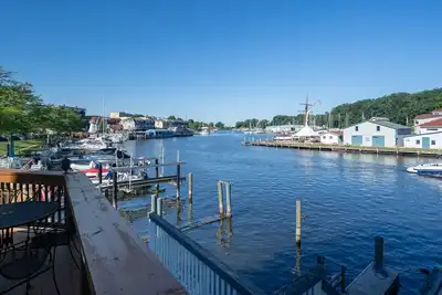 Image de Harbor View at the Colonial - Condo overlooking Black River, walking distance to beach and downtown