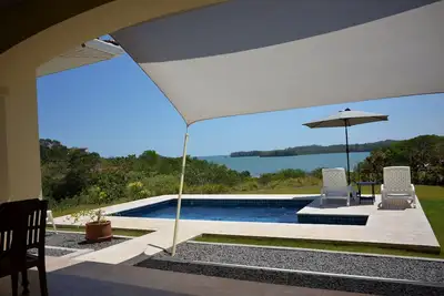 Image de A entire beach house in front of the Pacific for nature-loving families!