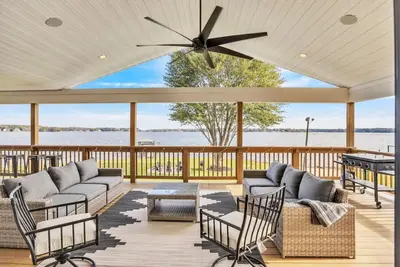 Image de Luxe Lakefront Private Getaway on Lake Norman!